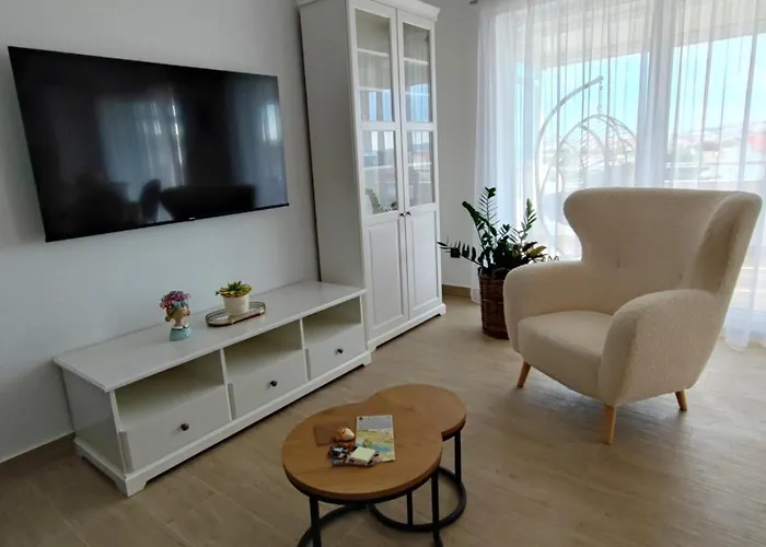 Split View 2 Bedrooms Luxury 90 M2 *