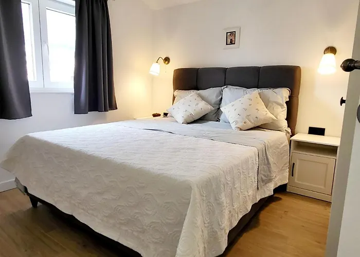 Split View 2 Bedrooms Luxury 90 M2 Klis