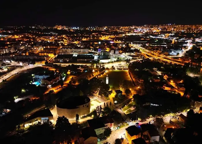 Split View 2 Bedrooms Luxury 90 M2