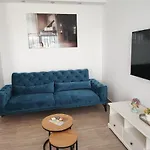 Split View 2 Bedrooms Luxury 90 M2 Apartament Klis