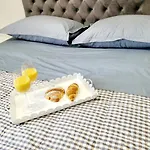 Split View 2 Bedrooms Luxury 90 M2 Apartament *