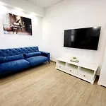 Split View 2 Bedrooms Luxury 90 M2 Apartament *