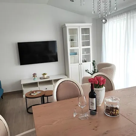 Апартаменты Split View 2 Bedrooms Luxury 90 M2