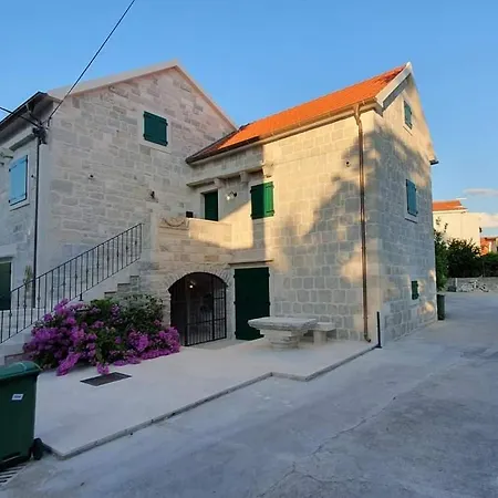 Split View 2 Bedrooms Luxury 90 M2 Klis